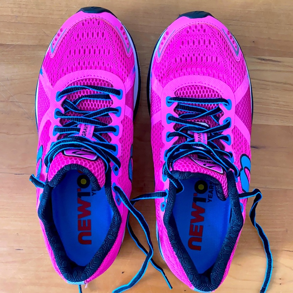 Newton Gravity 6 running shoes size 8